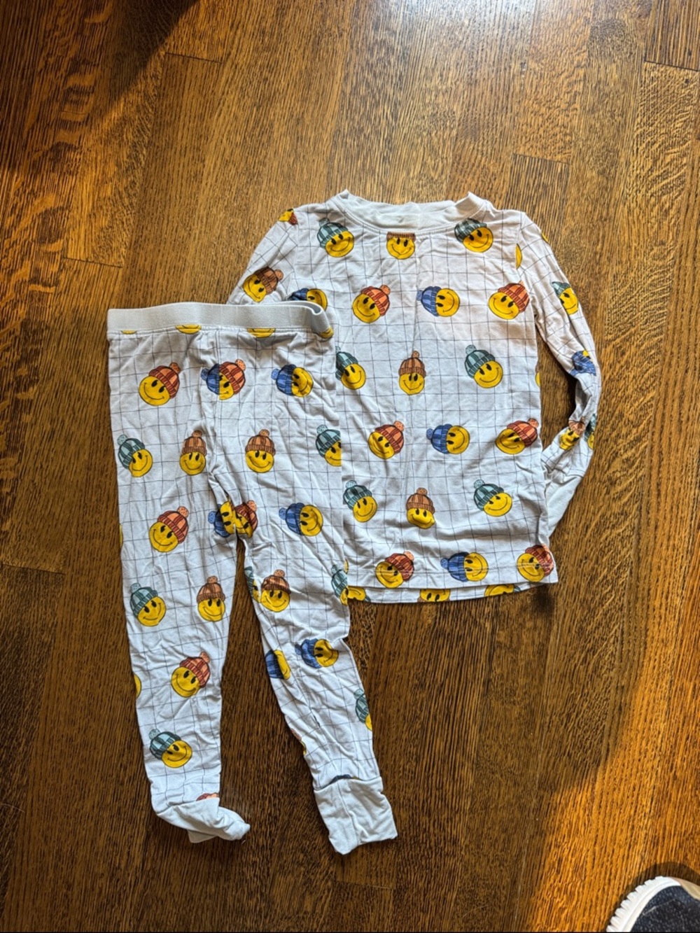 Kids White Smiley Face Pajama Set with Colorful Hats - Cozy Sleepwear